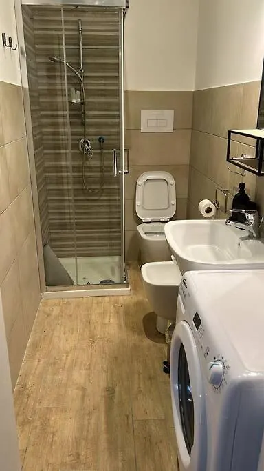 Casa Sandrili, Central Station Apartment Naples 0*,